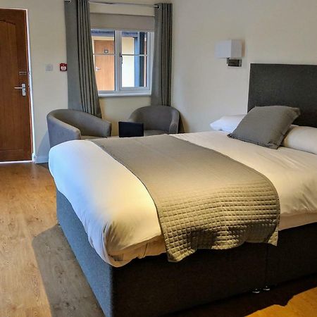 Wayford Bridge Inn Hotel สตาแลม ภายนอก รูปภาพ