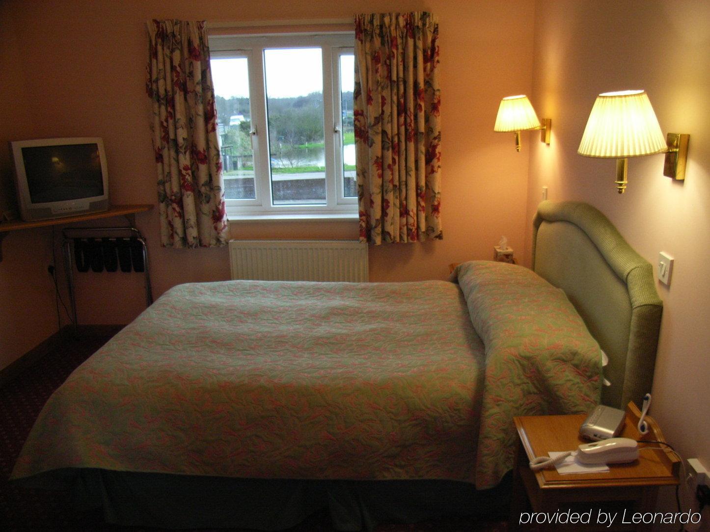 Wayford Bridge Inn Hotel สตาแลม ห้อง รูปภาพ
