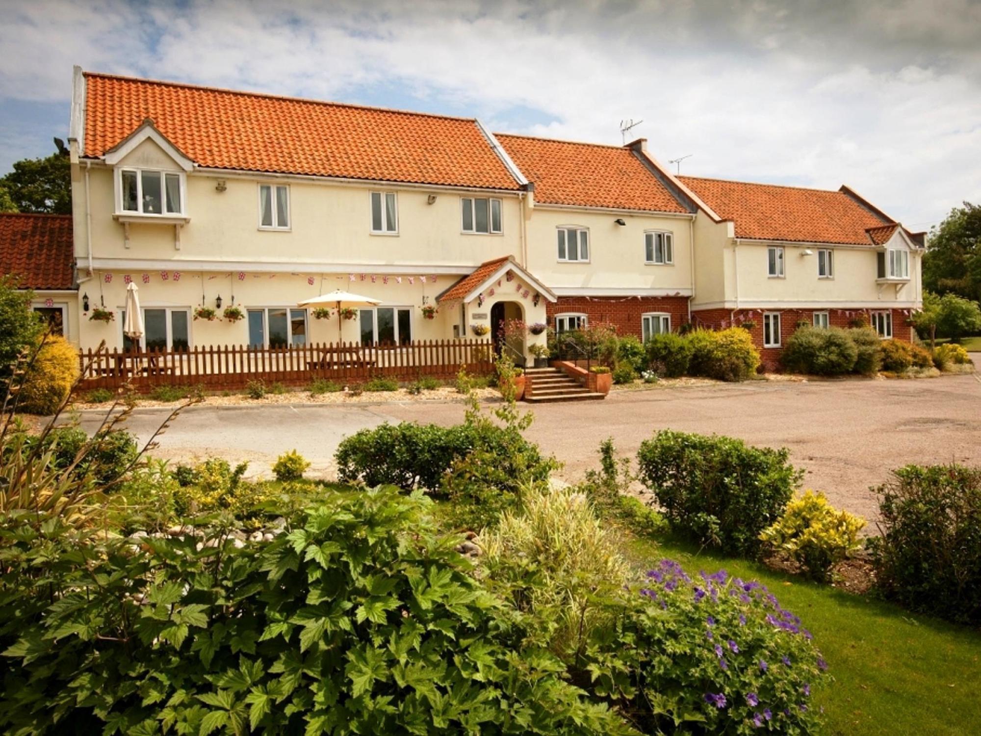 Wayford Bridge Inn Hotel สตาแลม ภายนอก รูปภาพ